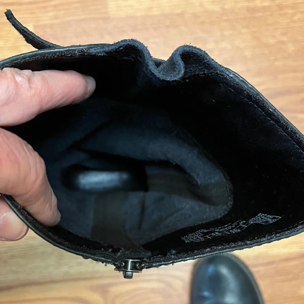 Timberland Black Leather Heeled Boots Size 8 - Picture 13 of 13